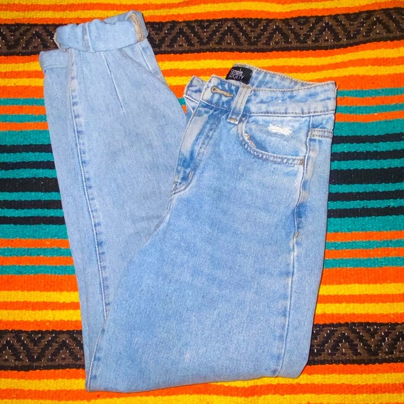 Simple Society High Waisted Mom Jeans Size 23 - Picture 2 of 6